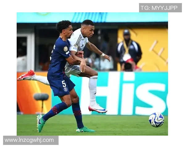 西甲赛场惊现冷门曼联狂胜巴黎圣日耳曼引发全场轰动