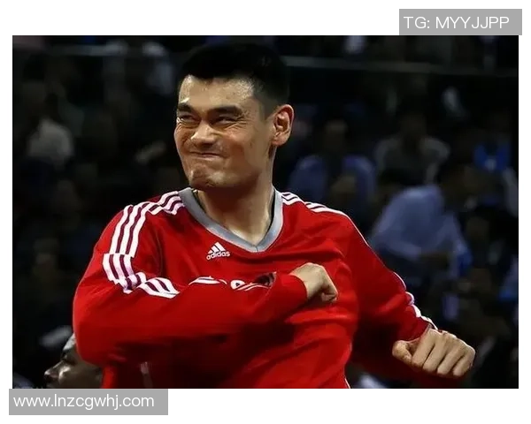 姚明前锋风格解析：如何将巨人优势转化为篮球场上的制胜法宝