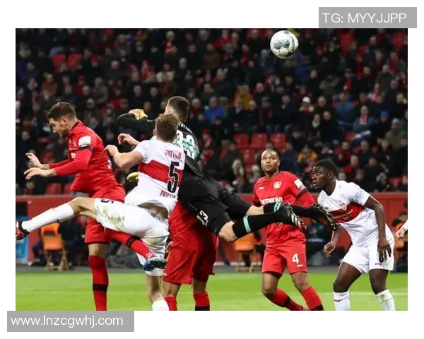 国王杯波尔图大胜里昂帽子戏法引发全场狂欢战术分析揭秘 国王杯波尔图大胜里昂帽子戏法引发全场狂欢战术分析揭秘