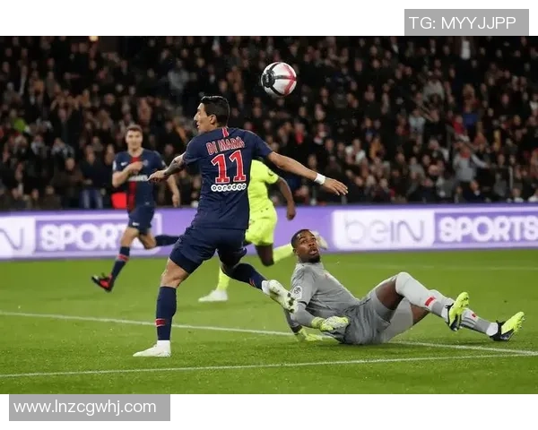 友谊赛惊现乌龙球里昂大胜巴黎圣日耳曼五球零封全场欢呼 友谊赛惊现乌龙球里昂大胜巴黎圣日耳曼五球零封全场欢呼