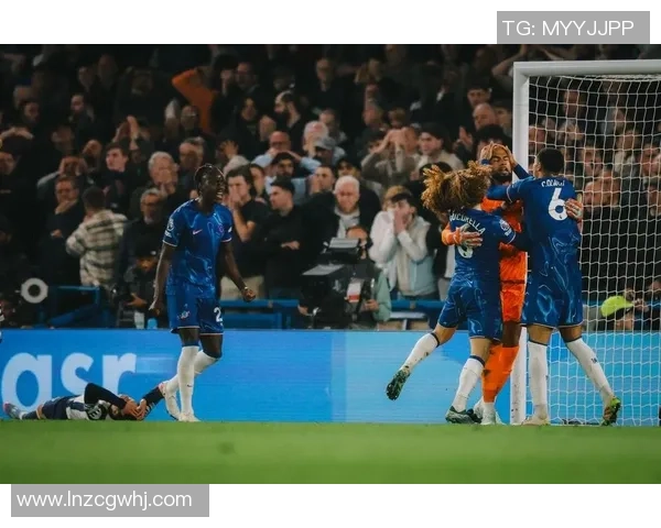 意甲激战尤文图斯与阿森纳握手言和绝杀瞬间引发争议判罚热议